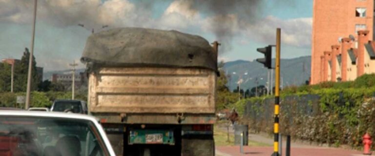 camion-contaminacion-bogota